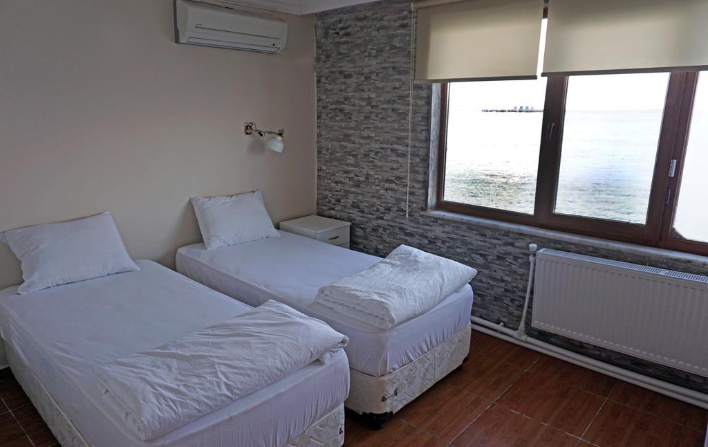 Aqua Boss Hotel Eceabat Exterior photo